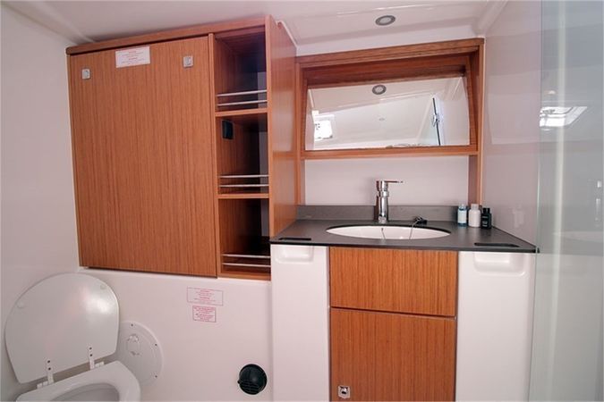 Bavaria Cruiser 51 | Firewall