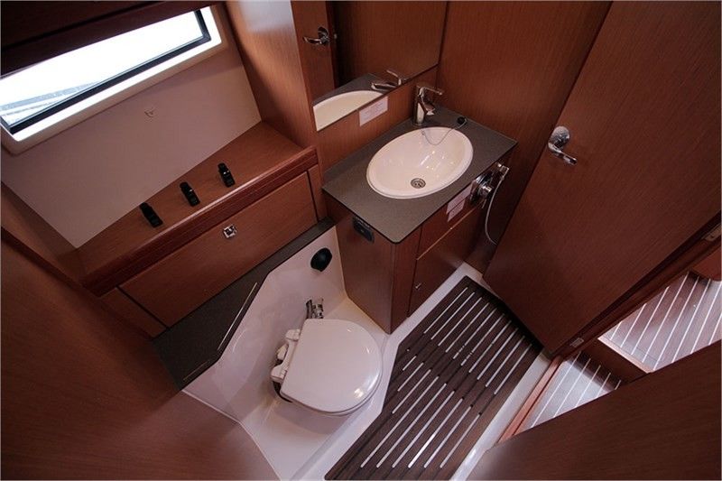 Bavaria Cruiser 56 | Maximum