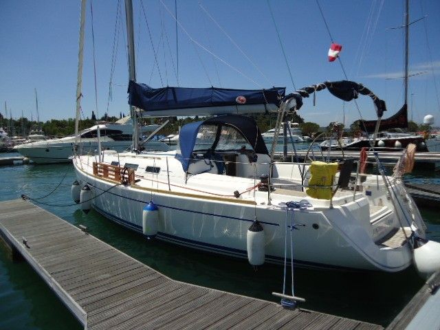 Dufour 44 | Jonathan Pink