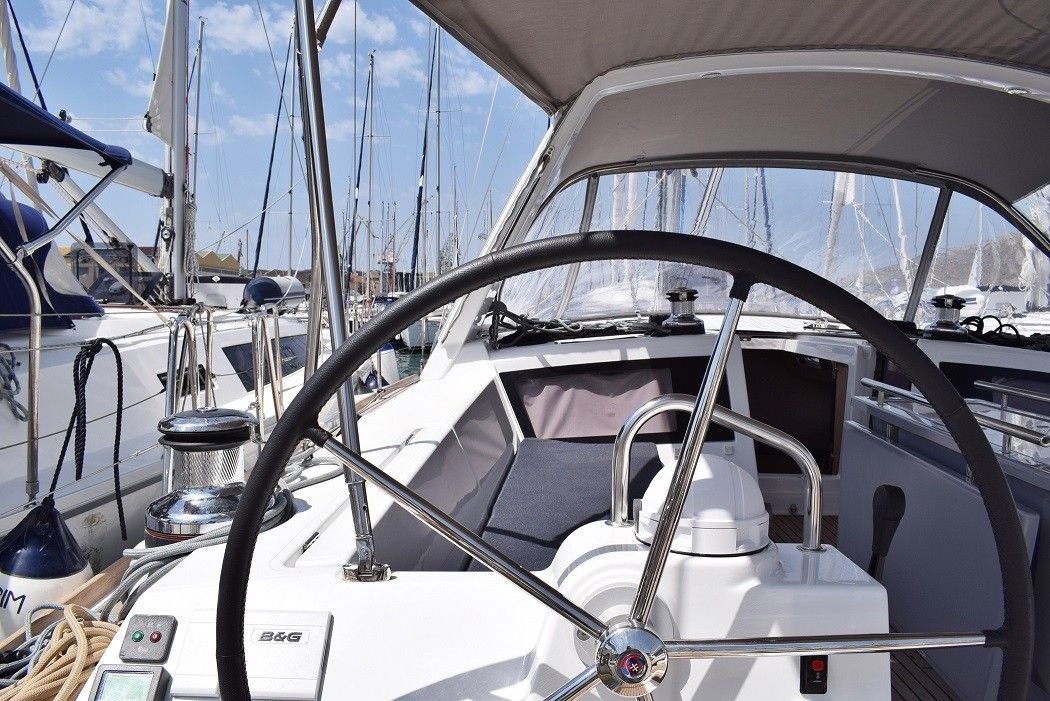 Beneteau Oceanis 48 | Trim