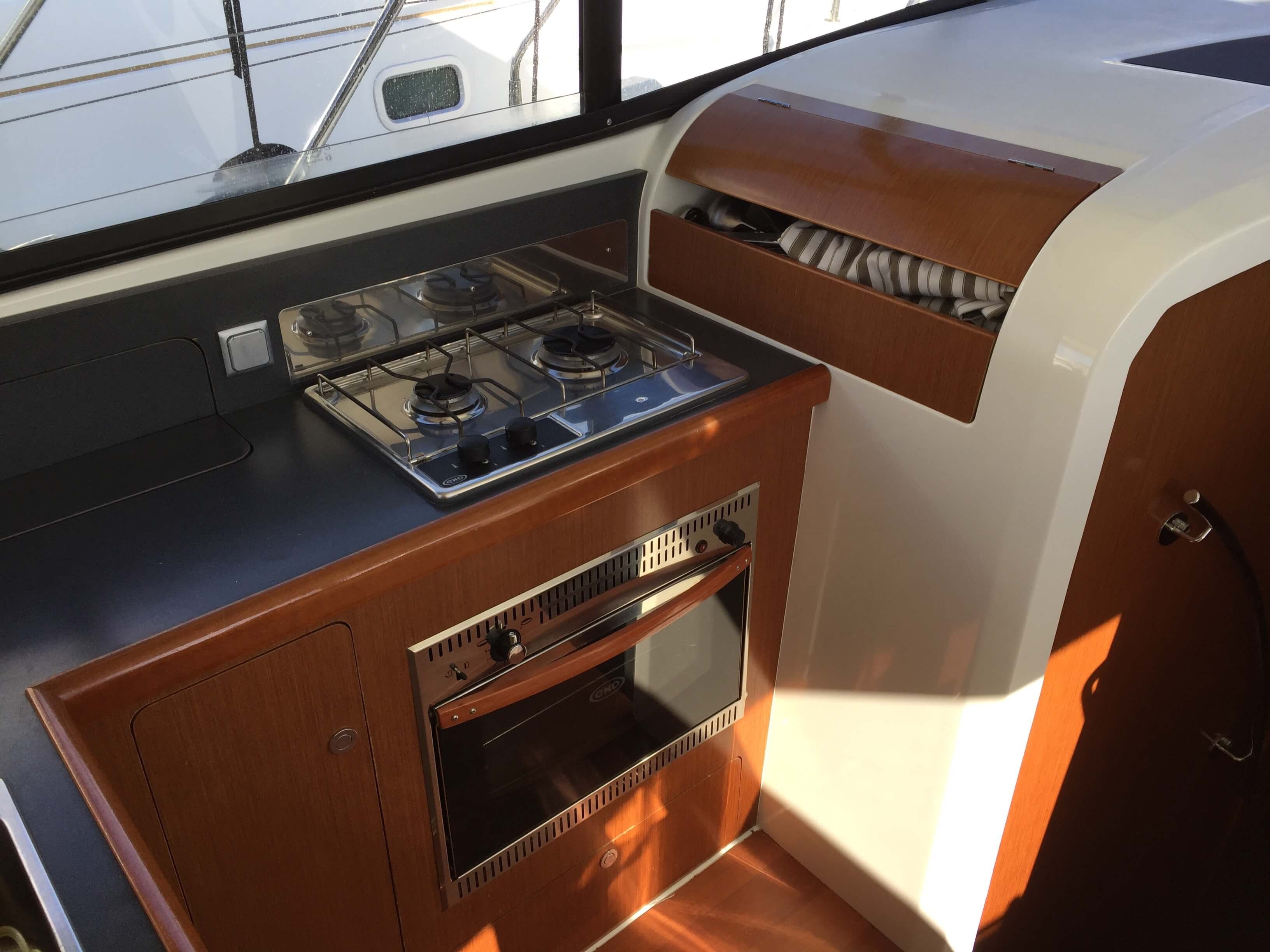 Beneteau Antares 36 | Galeb