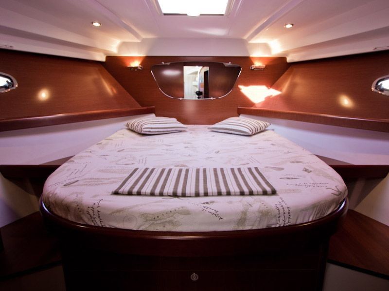 Beneteau Antares 36 | Galeb