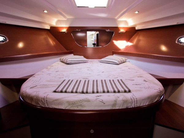 Beneteau Antares 36 | Galeb