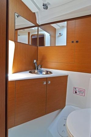 Jeanneau Sun Odyssey 509 | Aqua Kiss