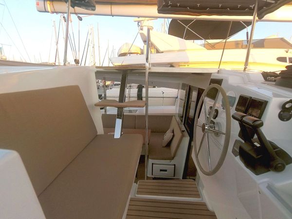 Fountaine Pajot Lucia 40 | E-Varka