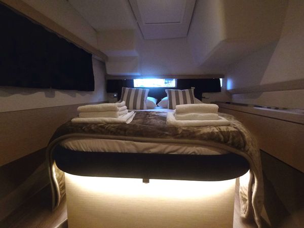 Fountaine Pajot Lucia 40 | E-Varka