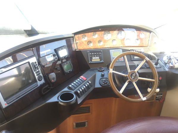 Sunseeker Manhattan 50 | Aviator