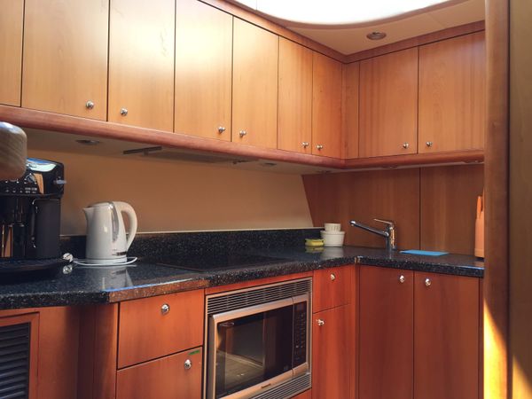 Sunseeker Manhattan 50 | Aviator