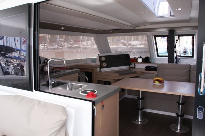 Fountaine Pajot Lucia 40 | Sky Maria