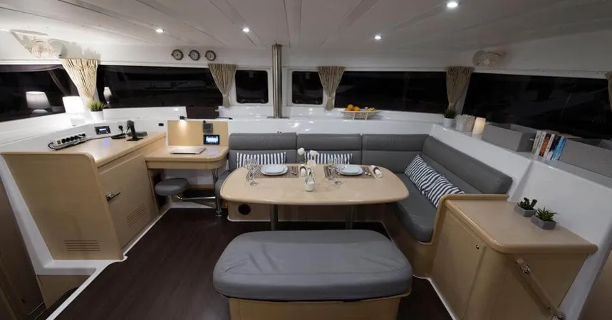 Lagoon 421 | Nirvana9