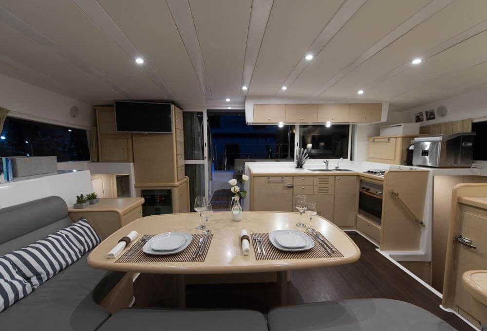 Lagoon 421 | Nirvana10