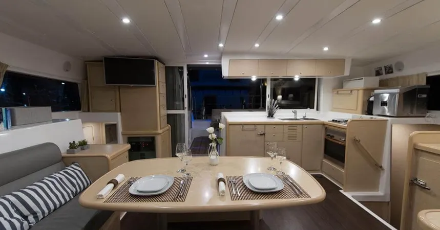 Lagoon 421 | Nirvana10