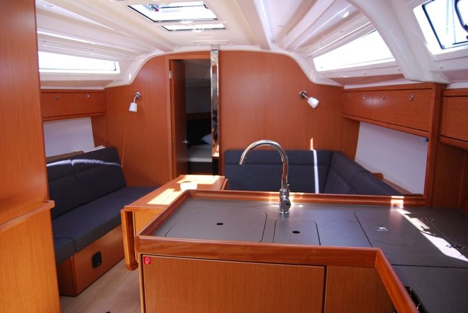 Bavaria Cruiser 37 | Odysseas