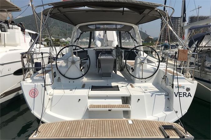 Beneteau Oceanis 41.1 | Vera