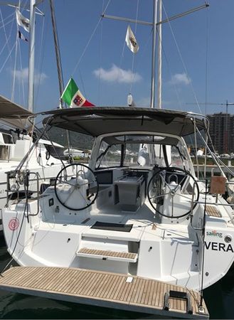 Beneteau Oceanis 41.1 | Vera