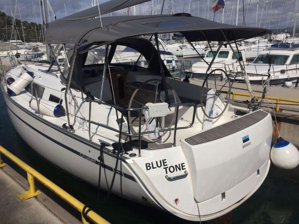 Bavaria Cruiser 37 | Blue Tone
