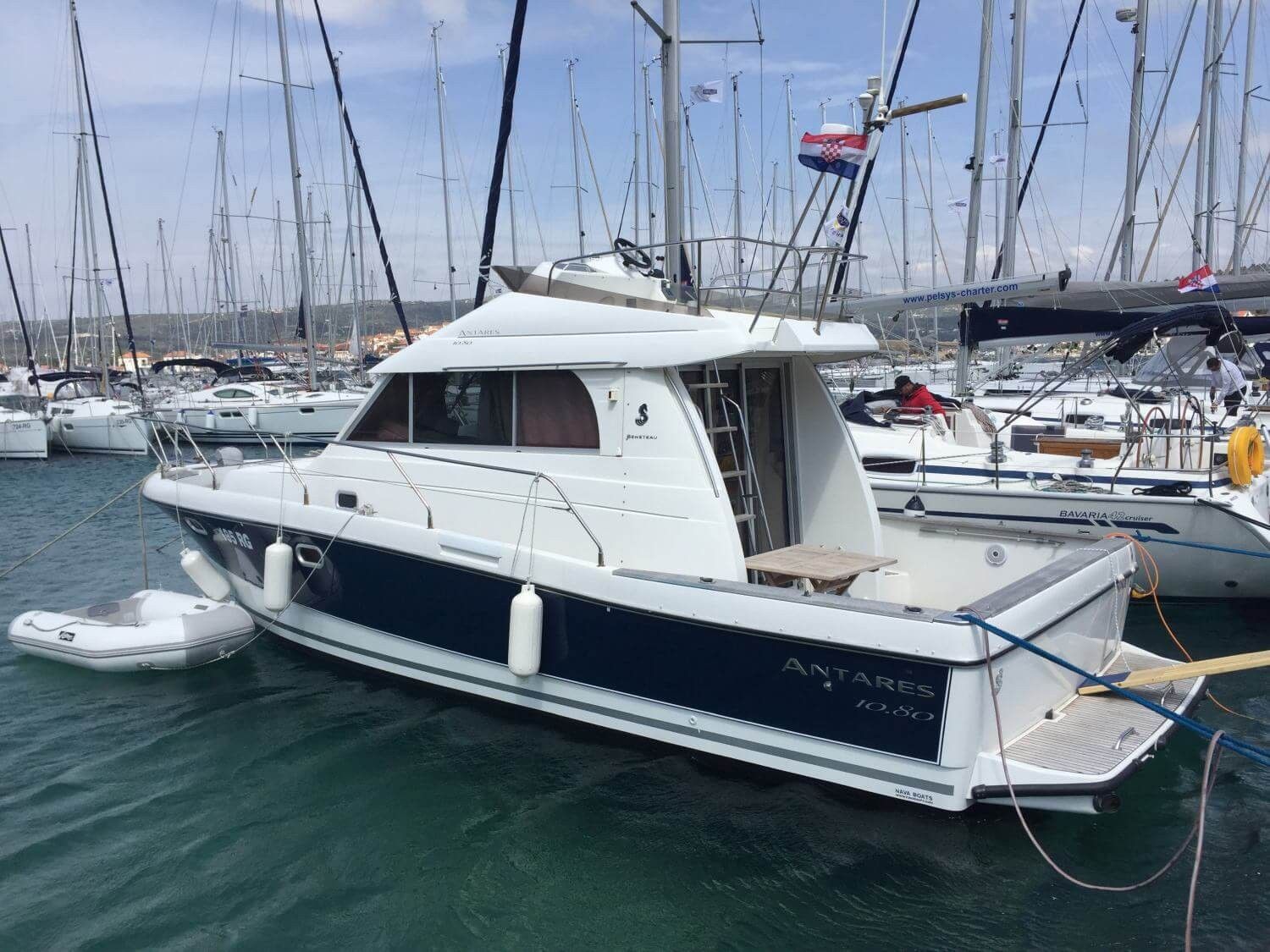 Beneteau Antares 10.80 | Nina