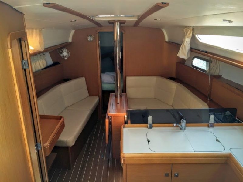 Jeanneau Sun Odyssey 36 | Blue Sky