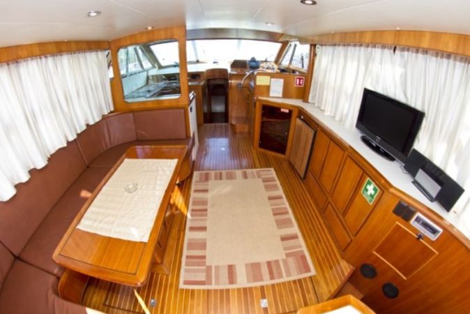 Yaretti 1910 | Royal