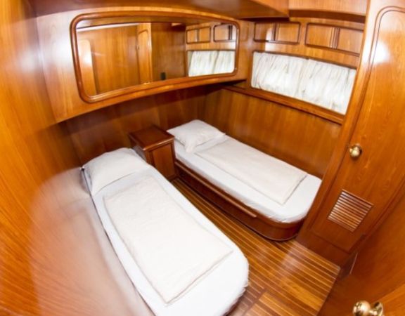 Yaretti 1910 | Royal