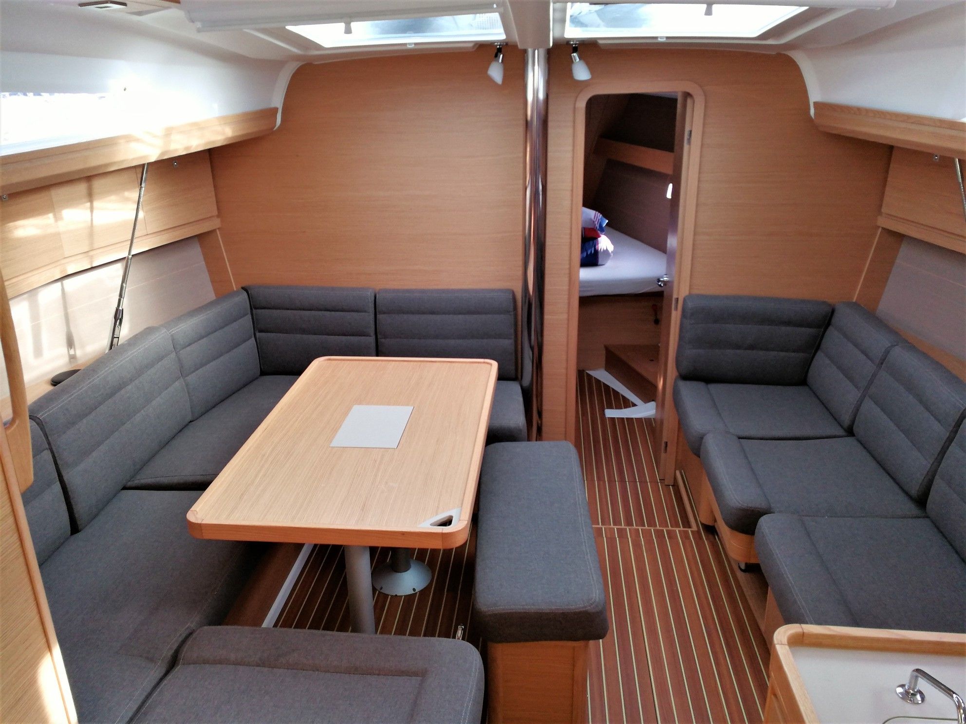 Dufour 412 | Phonix 2