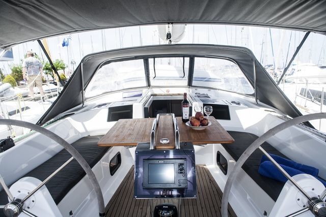 Hanse 415 | Kuro Siwo