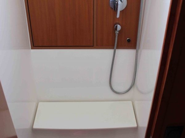 Bavaria Cruiser 45 | Tiha