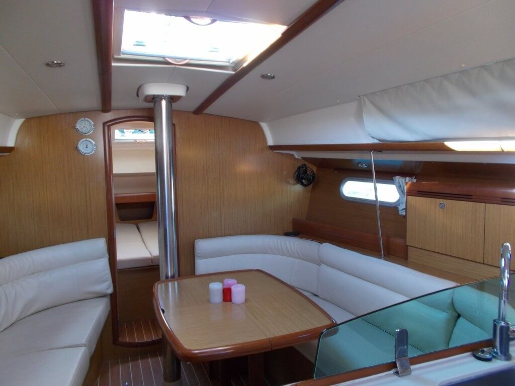 Jeanneau Sun Odyssey 39 | Nomad