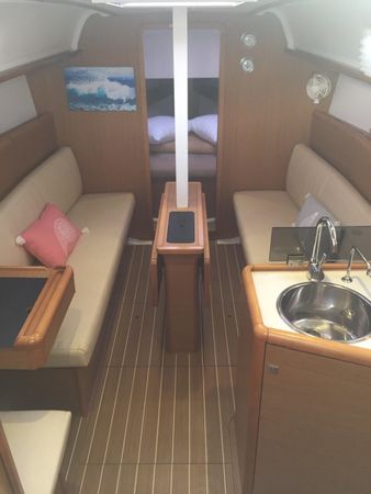 Jeanneau Sun Odyssey 33i | Carry On