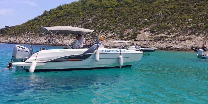 Beneteau Flyer 7.7 | Space deck