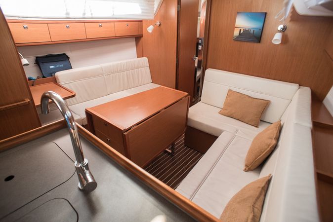 Bavaria Cruiser 37 | Takis 2