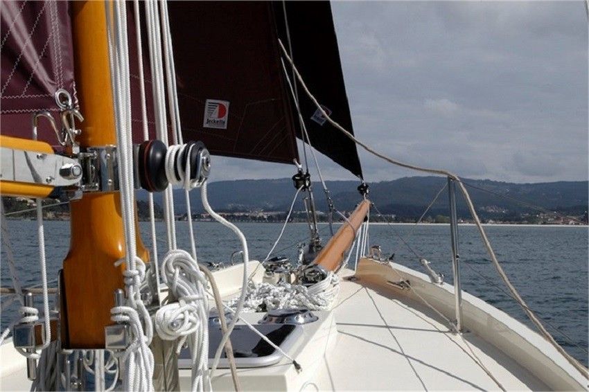 Pilot Cutter 24 | Black Bird