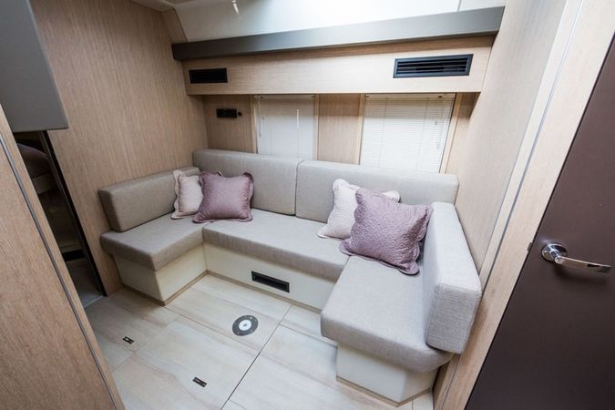 Cranchi M44 | Brown Sugar