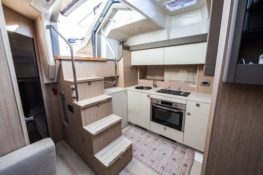 Cranchi M44 | Brown Sugar