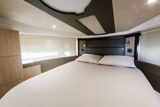 Cranchi M44 | Brown Sugar