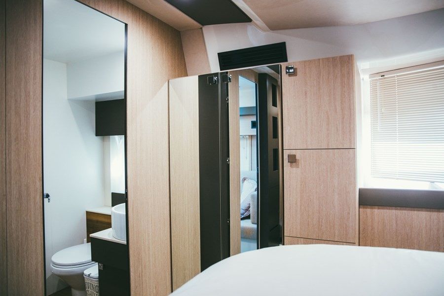 Cranchi M44 | Brown Sugar