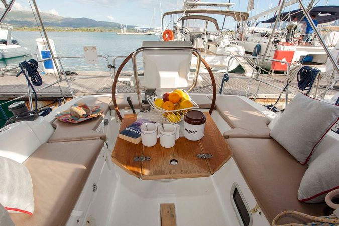 Beneteau Oceanis 31 | Moody Blues