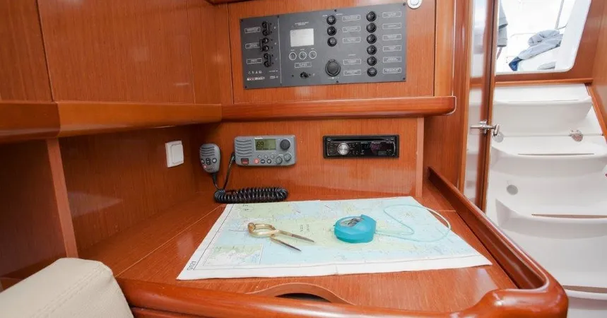 Beneteau Oceanis 31 | Moody Blues10