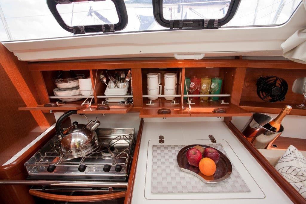 Beneteau Oceanis 31 | Moody Blues