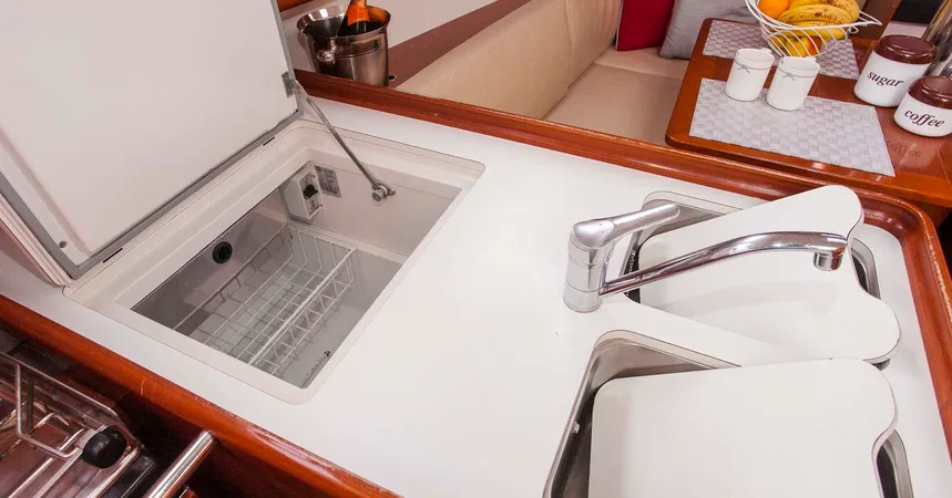 Beneteau Oceanis 31 | Moody Blues13