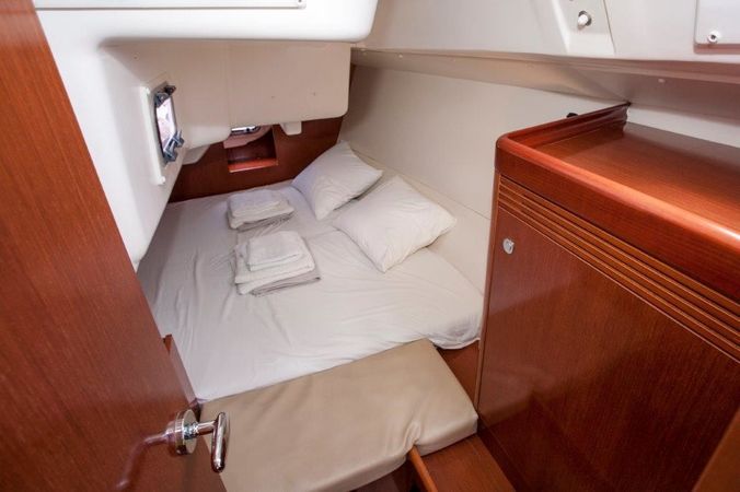 Beneteau Oceanis 31 | Moody Blues