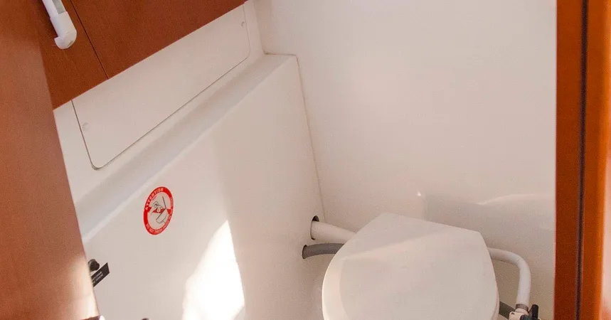 Beneteau Oceanis 31 | Moody Blues17