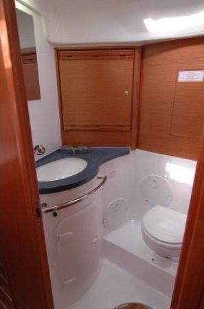 Bavaria Cruiser 40 | Spring Rose