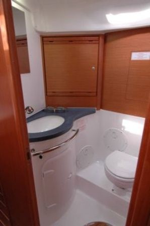 Bavaria Cruiser 40 | Spring Rose