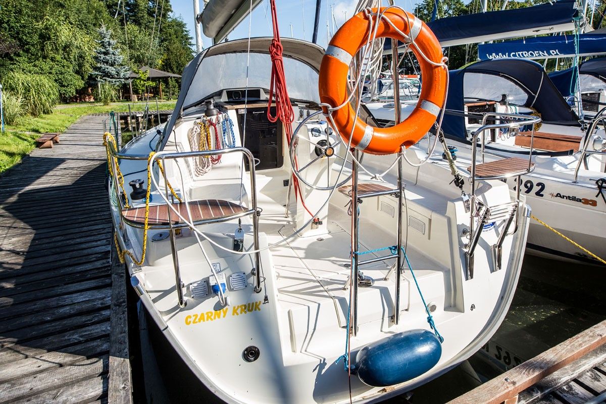 Delphia 33 MC | Czarny Kruk