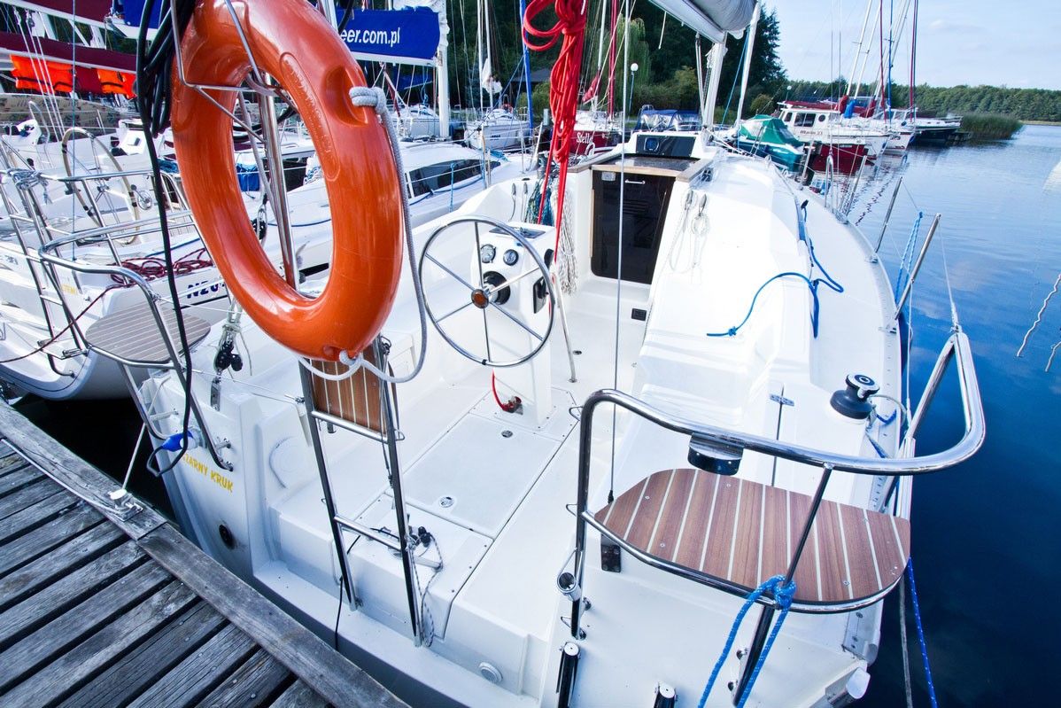 Delphia 33 MC | Czarny Kruk