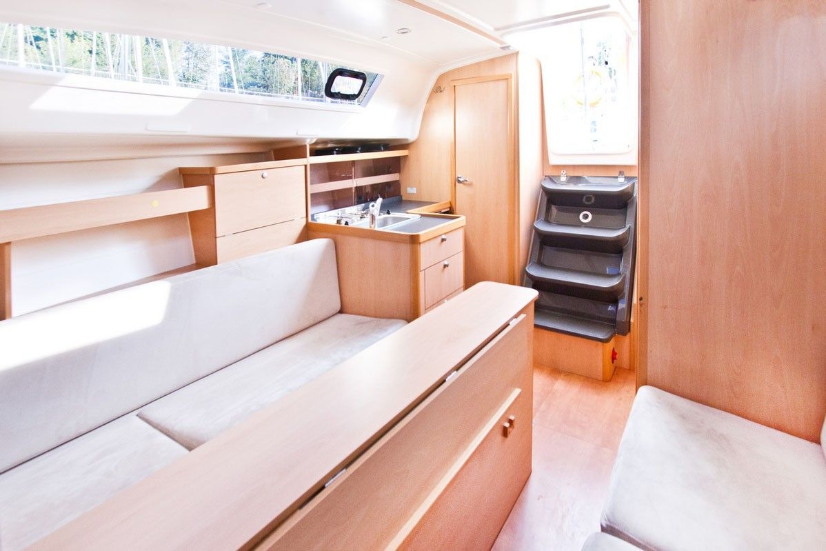 Delphia 33 MC | Czarny Kruk