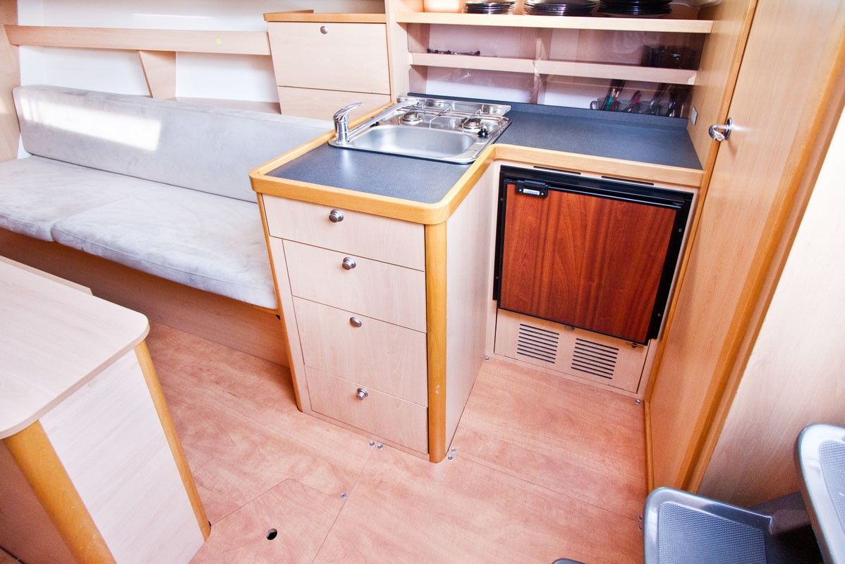 Delphia 33 MC | Czarny Kruk
