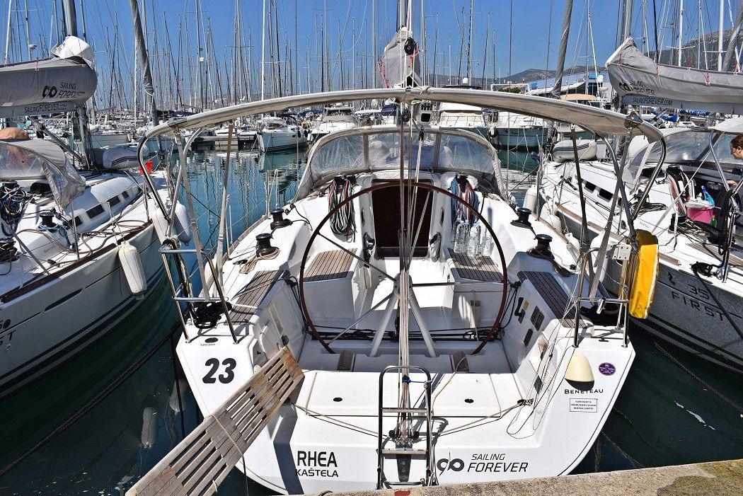 Beneteau First 35 | Rhea