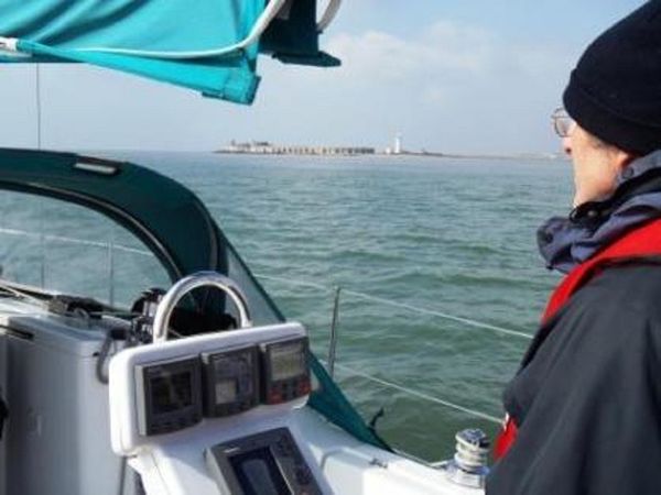 Beneteau Oceanis Clipper 323 | Aphrodite Spirit